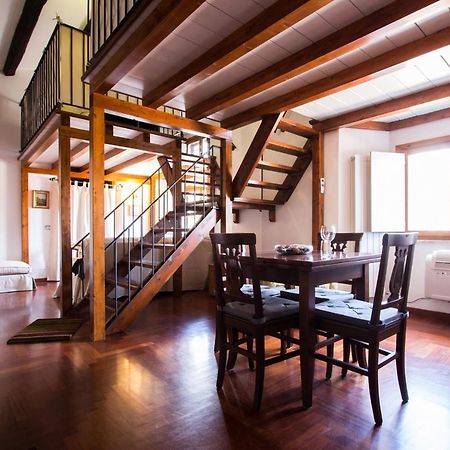ローマAltieri Loft Pantheonアパートメント エクステリア 写真